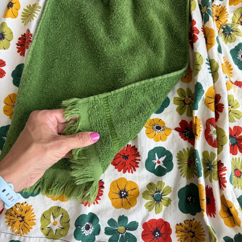 Vintage Floral Half Apron with Attached Green Hand Towel Retro Flower Print